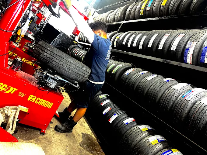 family-owned JS Tire Shop Fixed Flat Hempstead NY